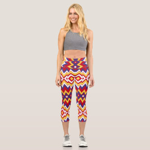 Ein vielfarbiges, trendiges Zickzack-Muster Capri Leggings