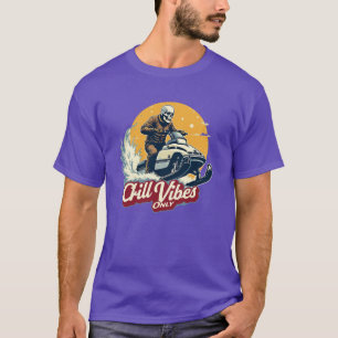 Ein Vintages Skelett, das ein Schneemobil fährt T-Shirt