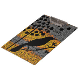 Ein Vogel unter den Federn Klemmbrett