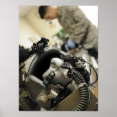 Ein vollständig montierter Helm für die Crew Poster (Vorne)