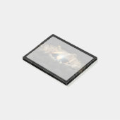 Ein von einer protoplanetären Diskette umgebener S Post-it Klebezettel (angewinkelt)