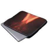 Ein Vulkan in Orange & Red Fire Laptopschutzhülle (Vorne Knopf)