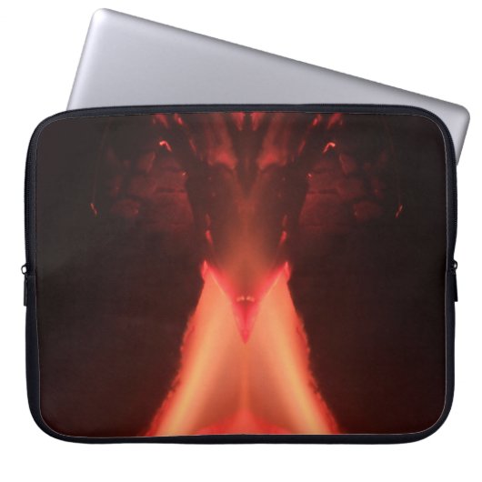 Ein Vulkan in Orange & Red Fire Laptopschutzhülle (Vorderseite)