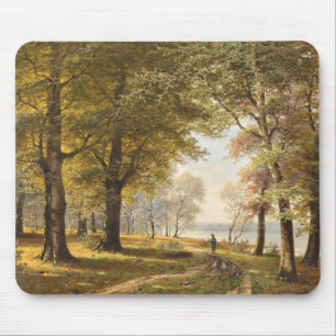 Ein Waldweg mit Wanderer im Herbst Mousepad