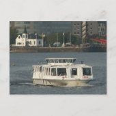 Ein Wasserbus in der Bucht von Cardiff Postkarte (Vorderseite)