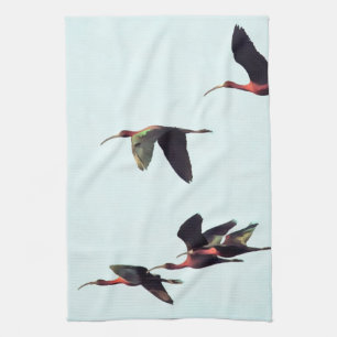 Ein Wedge von Ibises im Flug Geschirrtuch
