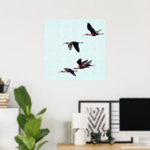 Ein Wedge von Ibises im Flug Poster (Heimbüro)