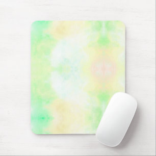 Ein weiches, pastellfarbenes Tie-Dye-Muster zeigt Mousepad