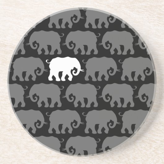 Ein weißer Elefant in einer Herde Getränkeuntersetzer (Vorne)