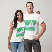 Ein weißer T - Shirt mit Segelboot-Design (Unisex)
