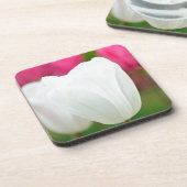 Ein weißer Tulip Untersetzer (Linke Seite)