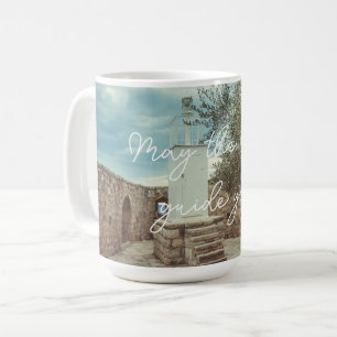 Ein weißes Leuchtturm und ein Olivenbaum Kaffeetasse