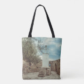 Ein weißes Leuchtturm und ein Olivenbaum Tasche (Rückseite)