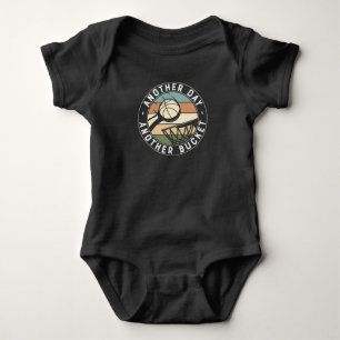 Ein weiterer Tag   Basketball-Design Baby Strampler