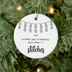 Ein weiteres Jahr, in dem wir uns gegenseitig zum Keramik Ornament