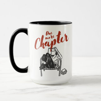 Ein weiteres Kapitel Bücherliebhaber-Mädchen beim Tasse