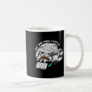 Ein weiteres Kapitel Waschbär liest lustiges Buch Kaffeetasse