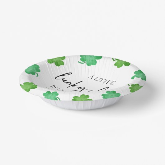 Ein wenig Glück, eine grüne Clover Baby-Dusche Pappteller (Gewinkelt)