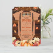 Ein wenig Pumpkin Rustic Baby Dusche Einladung (Stehend Vorderseite)
