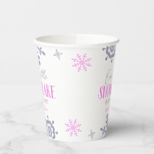 Ein wenig Schneeflocken Winter Pink Baby Dusche Pappbecher (Links)