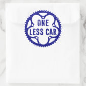 Ein weniger Auto Runder Aufkleber (Tasche)