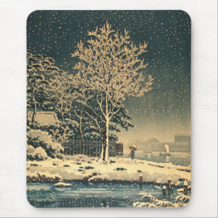 Ein Wintertag auf dem Sumida-Fluss in Japan Mousepad