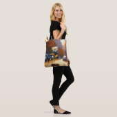 Ein winziger Tontopf voller schmutziger Tasche (Am Model)