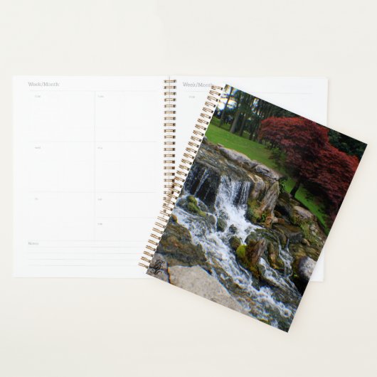 Ein winziger Wasserfall Planer (Anzeige)