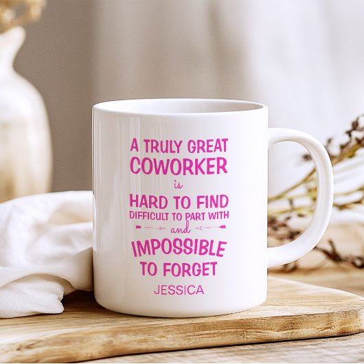 Ein wirklich großer Mitarbeiter mit Namen Kaffeetasse