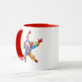 Ein witziger Clown springt im Spaß in die Luft. Tasse (Vorderseite Links)