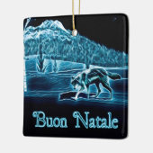 Ein Wolf auf Schnee - Buon Natale Keramikornament (Links)