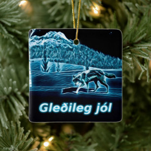 Ein Wolf auf Schnee - Gleðileg Jól Keramikornament