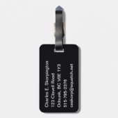 Ein Wolf im Schnee Gepäckanhänger (Rückseite vertikal)