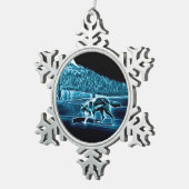 Ein Wolf im Schnee Schneeflocken Zinn-Ornament (Rechts)