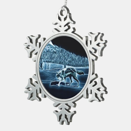 Ein Wolf im Schnee Schneeflocken Zinn-Ornament (Rechts)