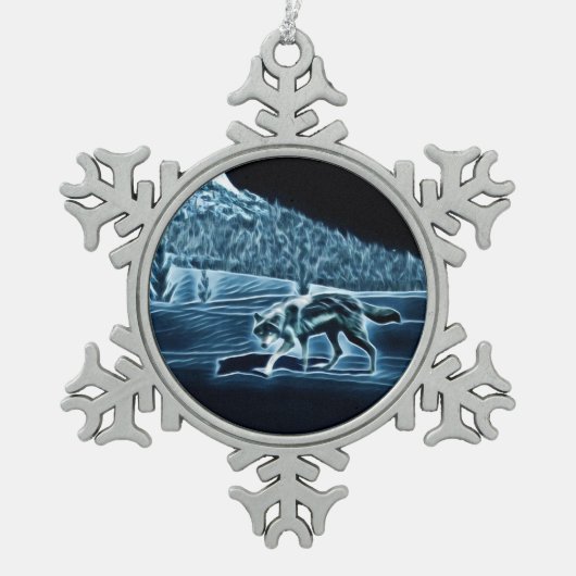 Ein Wolf im Schnee Schneeflocken Zinn-Ornament (Vorderseite)