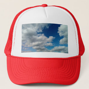 Ein Wolkenkegel Truckerkappe