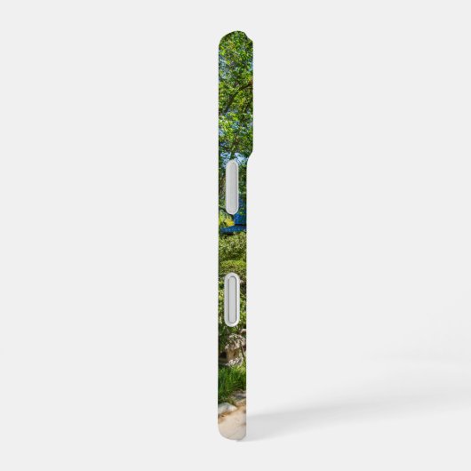 ein wunderschöner Garten im Descanso Gardens iPhone 16 Hülle (Rechte Seite)