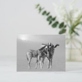 Ein zarter Moment zwischen Mutter und Kind Postkarte (Stehend Vorderseite)