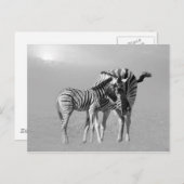 Ein zarter Moment zwischen Mutter und Kind Postkarte (Vorne/Hinten)