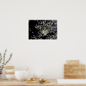 Ein zarter Schmetterling mit Taubtropfen Poster (Küche)