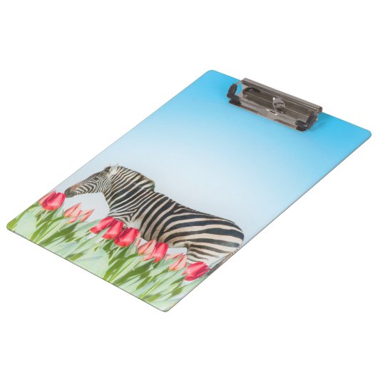 Ein Zebra unter den Tulpen Klemmbrett (Schrägansicht)