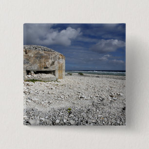 Ein zerbröckelnder Bunker Button