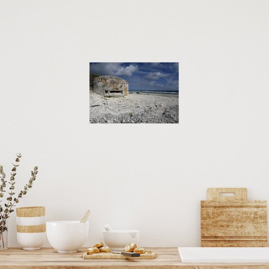 Ein zerbröckelnder Bunker Poster (Küche)