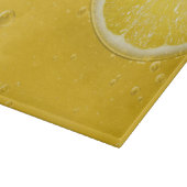 Ein Zitronensatz in der Limonade Schneidebrett (Ecke)