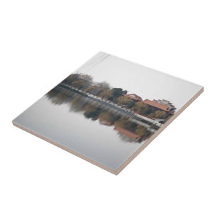 Ein Zoo-Park in Wuhan, China. Antiker chinesischer Fliese