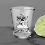 Ein Zusammenbruch | Funny Christmas Snowman Spaß Schnapsglas<br><div class="desc">"I'm have a meltdown" Nach einem langen, interessanten(?) Jahr, bringen Sie etwas niedlichen Spaß und Leichtigkeit Ihre Feriensaison, indem Sie es mit ein wenig lustigen Keepake Zitat Typografie Design. Ein unvergleichlich ereignisreiches Jahr zu feiern! Für andere Farben oder passende Produkte, besuchen Sie bitte den Fharrynisms Zazzle Store, oder kontaktieren Sie...</div>
