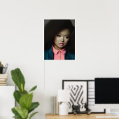 Ein zuversichtliches junges Poster (Heimbüro)