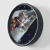 Ein zweiköpfiges Gemini-Raumschiff im Flug entführ Uhr (Winkel)