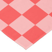 Eindrucksvolles Rot-Pink-Karo-Muster Tischdecke (Schrägansicht)